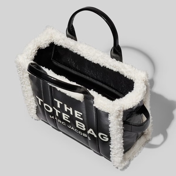 Marc Jacobs The Medium Crinkle Shearling Tote Bag - Picture 3 of 14